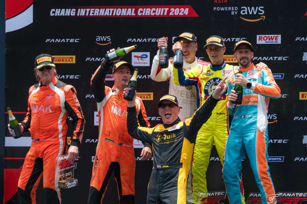Podium Joy for B-Quik Absolute Racing in Fanatec GT World Challenge Asia