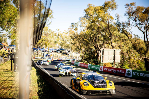 Absolute Racing Battles to P6 in Tough Bathurst 12 Hour